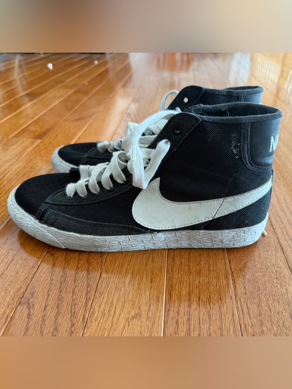 Nike Blazer Mid 77 women’s size 8